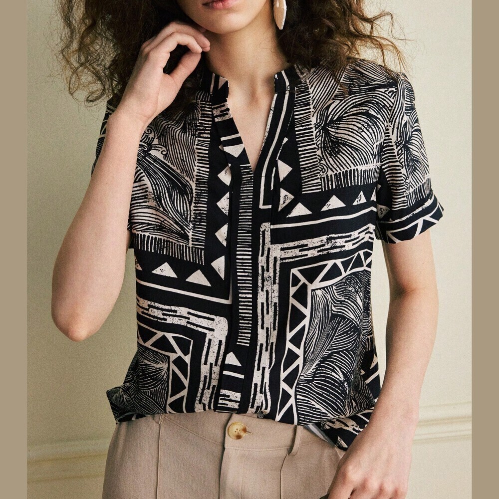 Black and White Tribal Print Notched Neck Short Sleeve Tunic Blouse